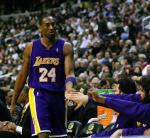 Kobe bryant knee injury